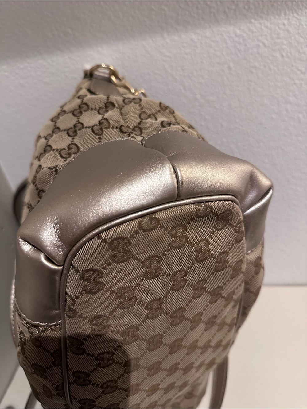 Authentic Vintage Gucci Original Silver GG Canvas Sukey Zip Handbag Large - Picture 13 of 16
